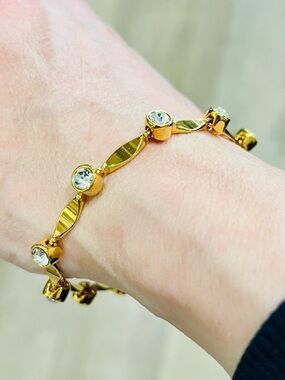 Vintage Nolan Miller Gold Tone Crystal Link Bracelet Signed 7.25”